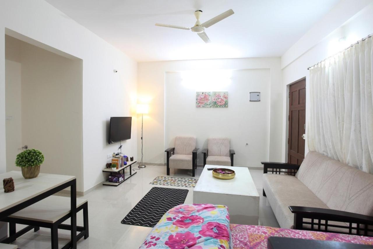 Qualtems Guest House-With Ac Options Бангалор Екстериор снимка