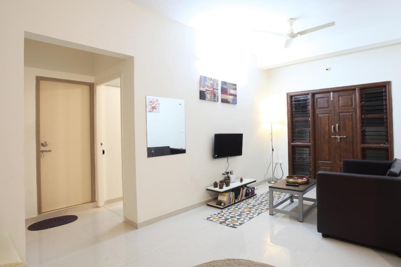 Qualtems Guest House-With Ac Options Бангалор Екстериор снимка
