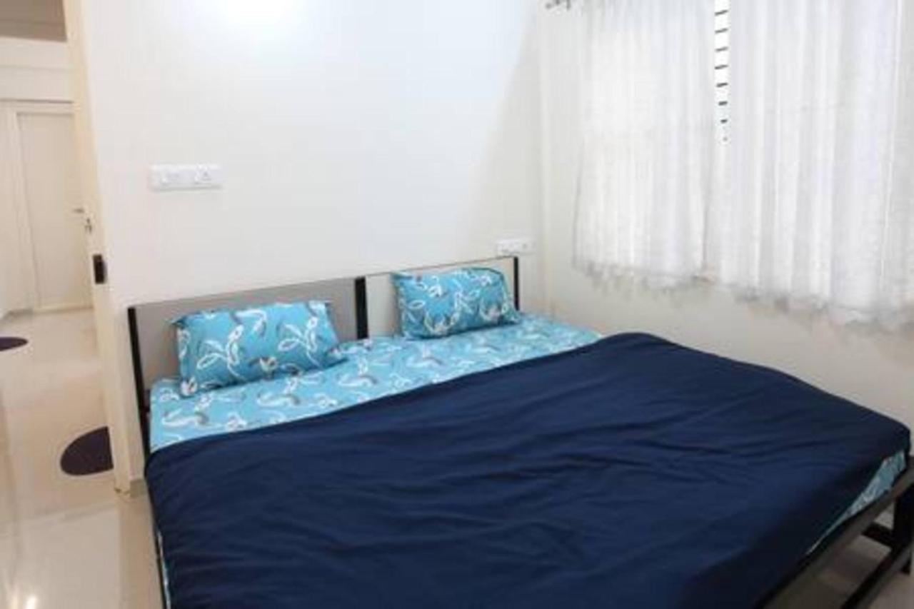 Qualtems Guest House-With Ac Options Бангалор Екстериор снимка